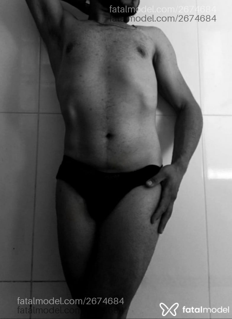 Acompanhante homem morena (o) de olhos castanhos - Anthony Acompanhante homem morena (o) de olhos castanhos - Anthony
