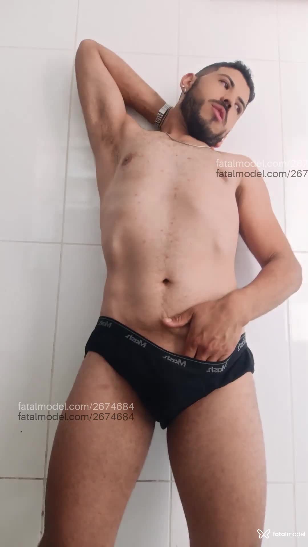 Acompanhante homem morena (o) de olhos castanhos - Anthony Acompanhante homem morena (o) de olhos castanhos - Anthony