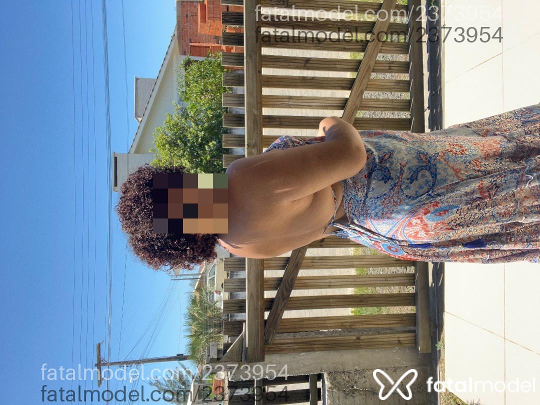 Acompanhante não-binário com cabelo castanho de olhos castanhos em Araranguá - Sarina