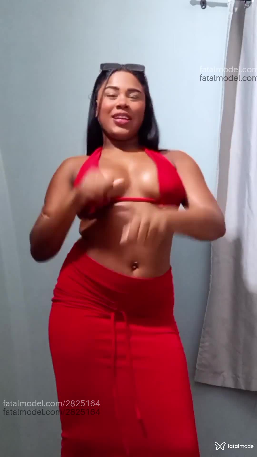 Acompanhante mulher morena (o) de olhos pretos em Saquarema - Thainá