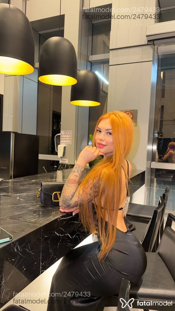 Acompanhante mulher ruiva (o) de olhos castanhos - Anny Lancaster