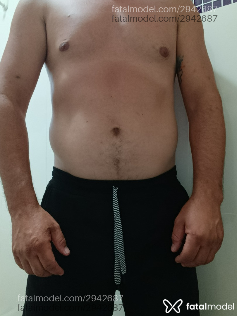 Acompanhante homem com cabelo castanho de olhos pretos em Rio das Ostras - Casadoro