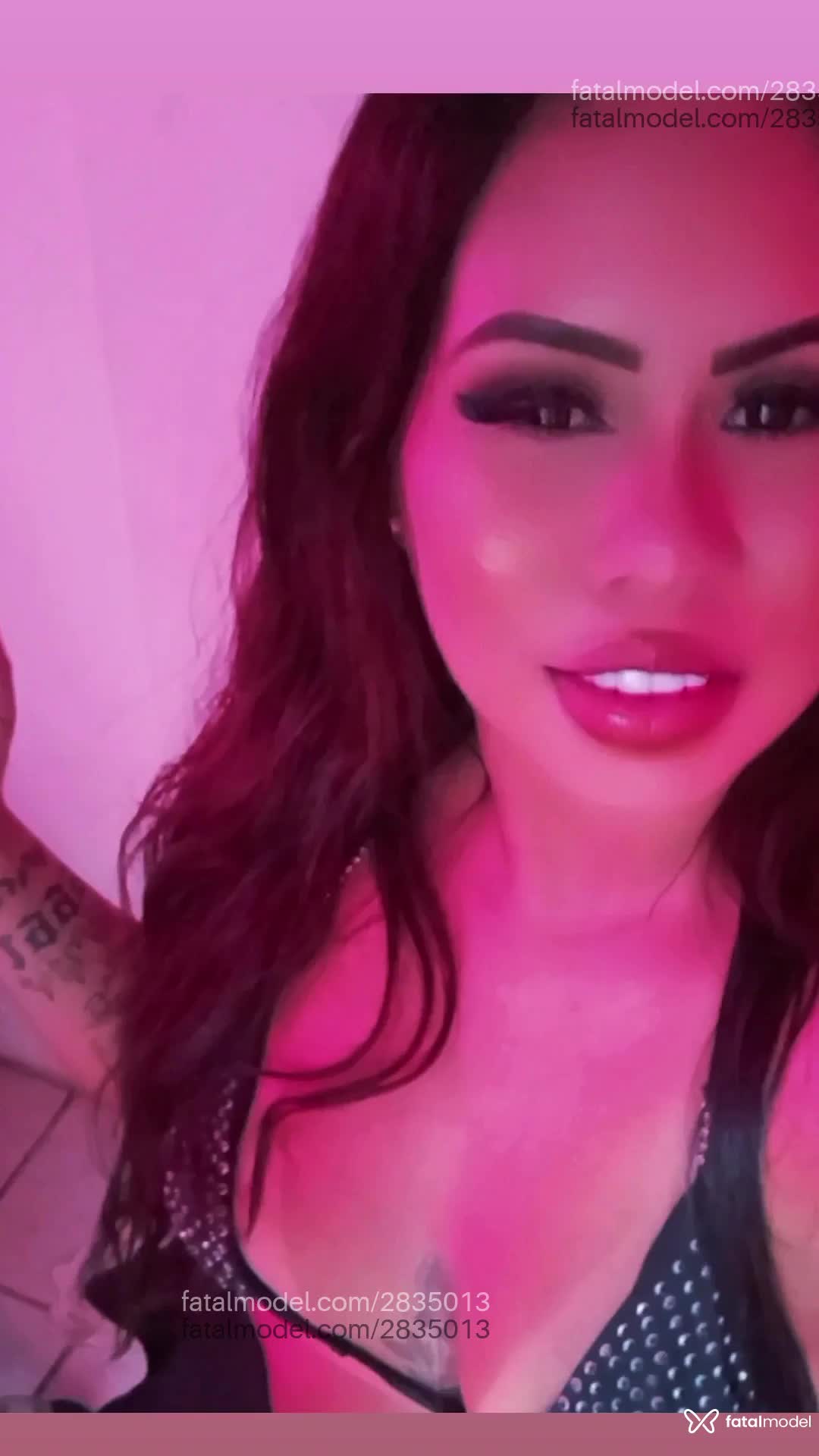 Acompanhante mulher com cabelo castanho de olhos pretos em Curitiba - Lara Kouto