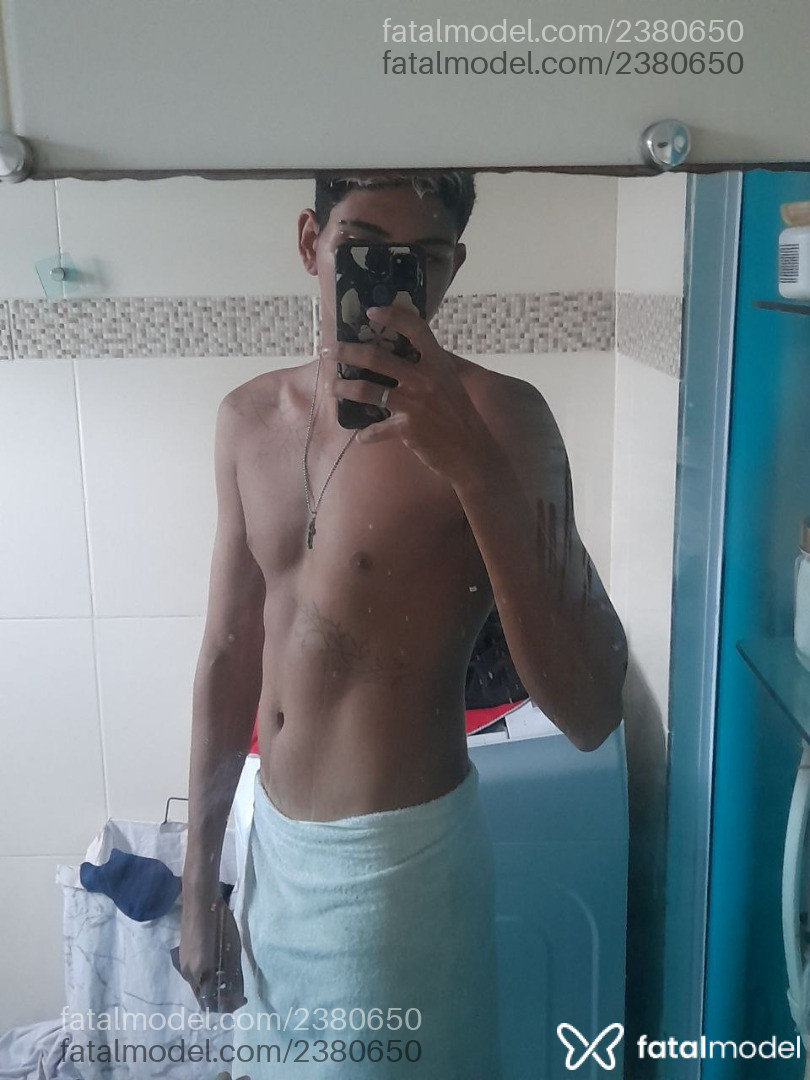 Acompanhante homem loira (o) de olhos castanhos em Rio de Janeiro - Julho