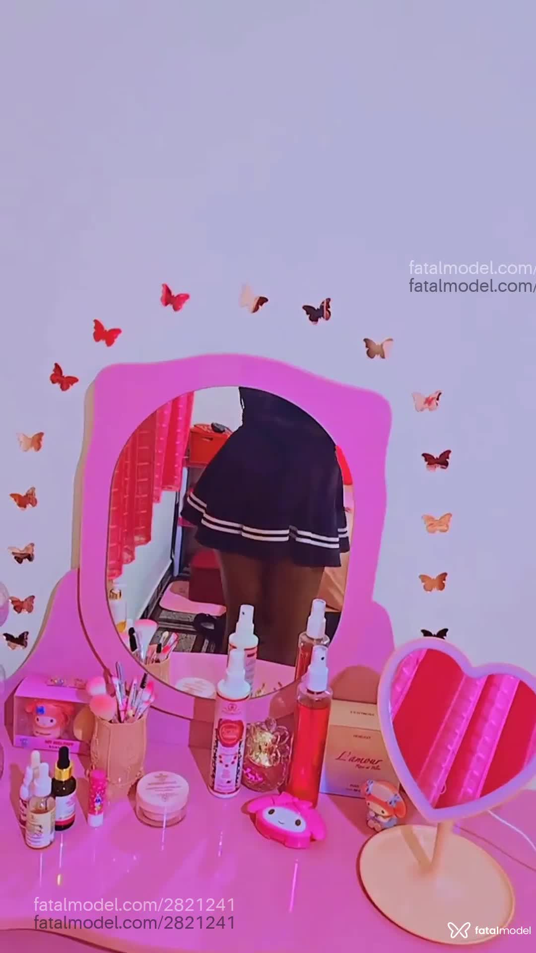 Acompanhante mulher trans com cabelo colorido de olhos pretos em Ourinhos - Kitty