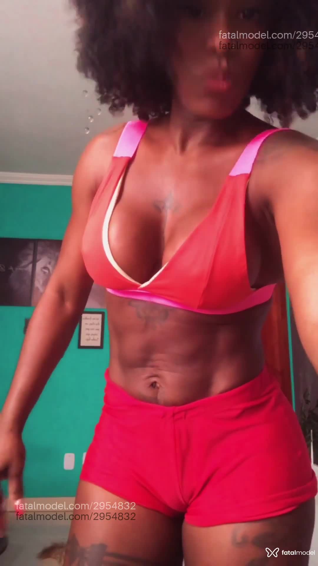 Acompanhante mulher com cabelo colorido de olhos pretos em São Paulo - Jasminy