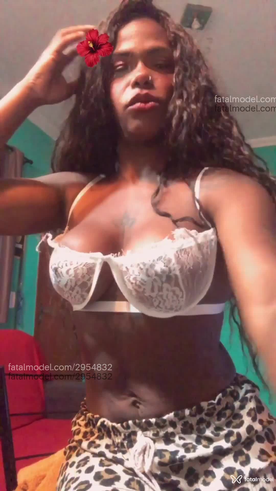 Acompanhante mulher com cabelo colorido de olhos pretos em São Paulo - Jasminy