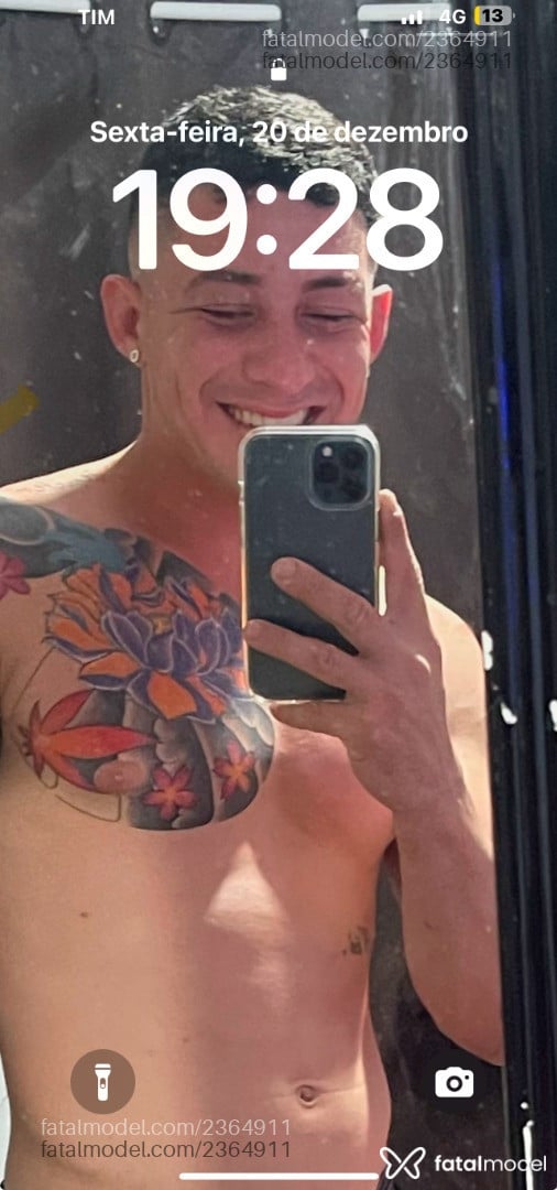 Acompanhante homem com cabelo castanho de olhos pretos em Joinville - Atleta