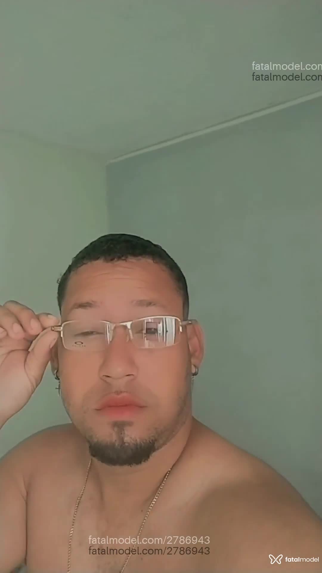 Acompanhante homem com cabelo castanho de olhos castanhos em Vila Velha - Bahianinho