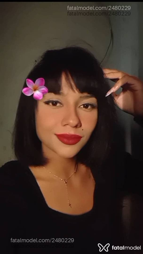Acompanhante mulher com cabelo castanho de olhos pretos em Aparecida de Goiânia - Maitê