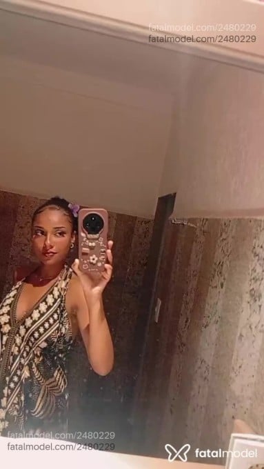 Acompanhante mulher com cabelo castanho de olhos pretos em Aparecida de Goiânia Acompanhante mulher com cabelo castanho de olhos pretos em Aparecida de Goiânia - Maitê