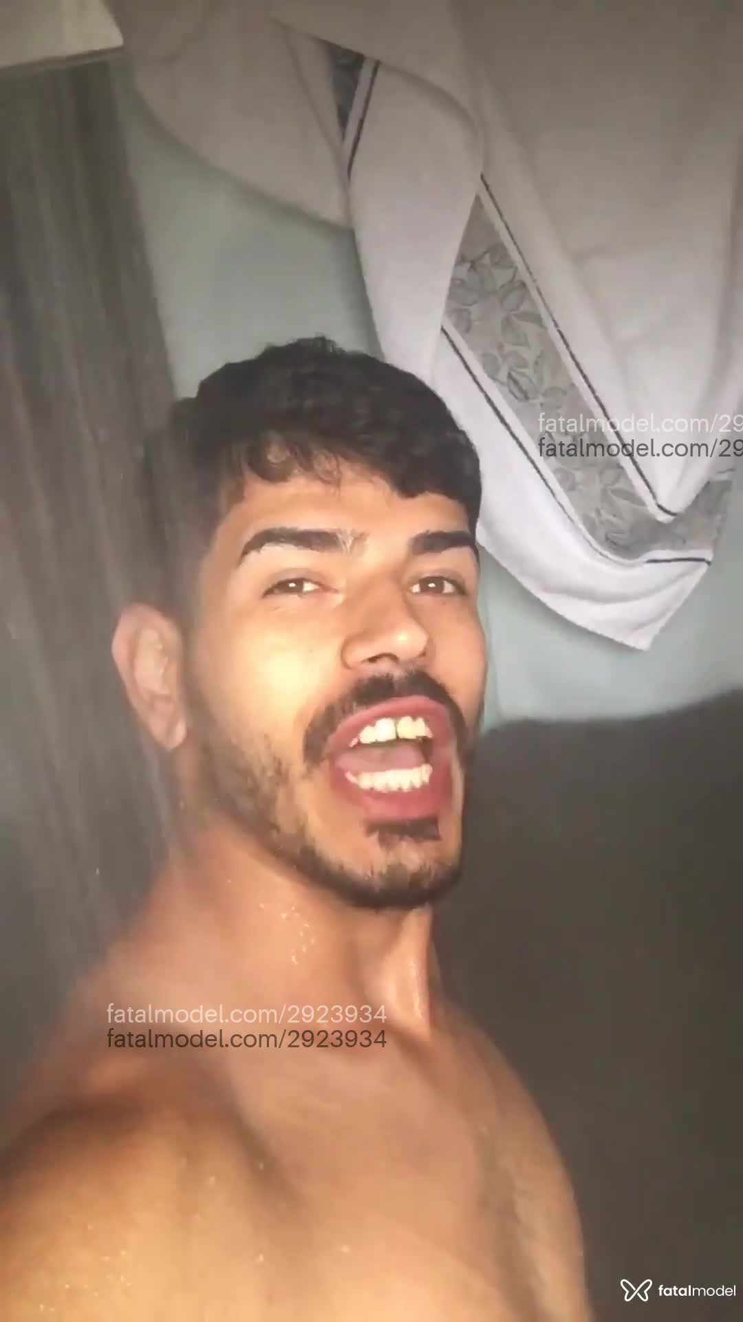 Acompanhante homem com cabelo castanho de olhos castanhos em Virtual - Felipe