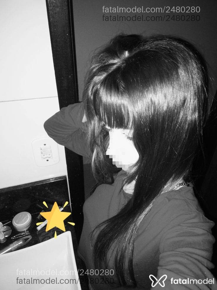 Acompanhante mulher com cabelo castanho de olhos castanhos em Manaus - Crystal