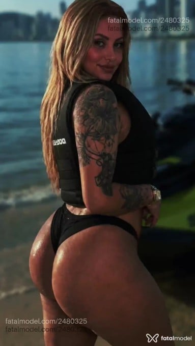 Acompanhante mulher loira (o) de olhos azuis em Joinville - Manu Saad