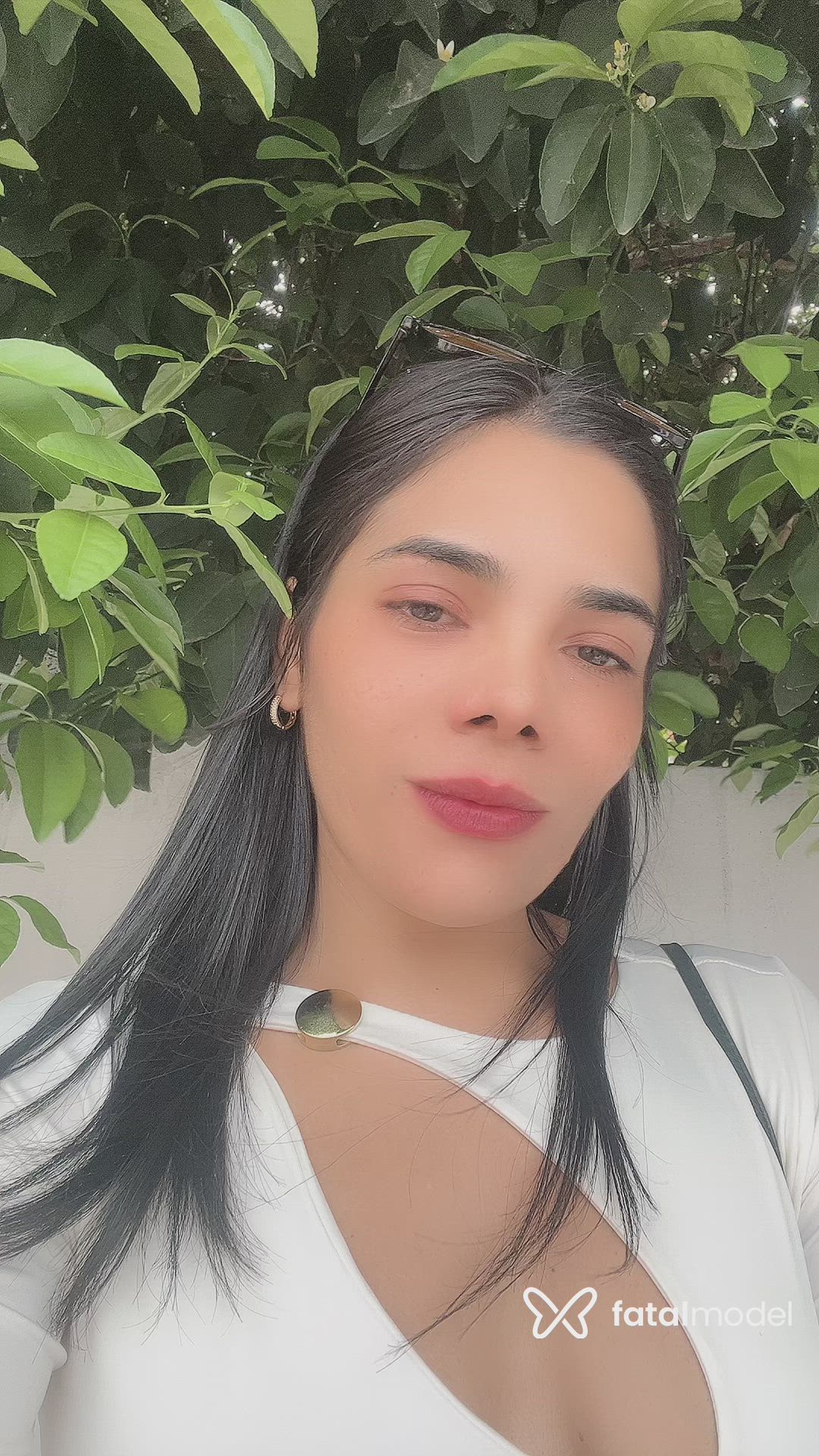 Acompanhante mulher morena (o) de olhos pretos - Laura