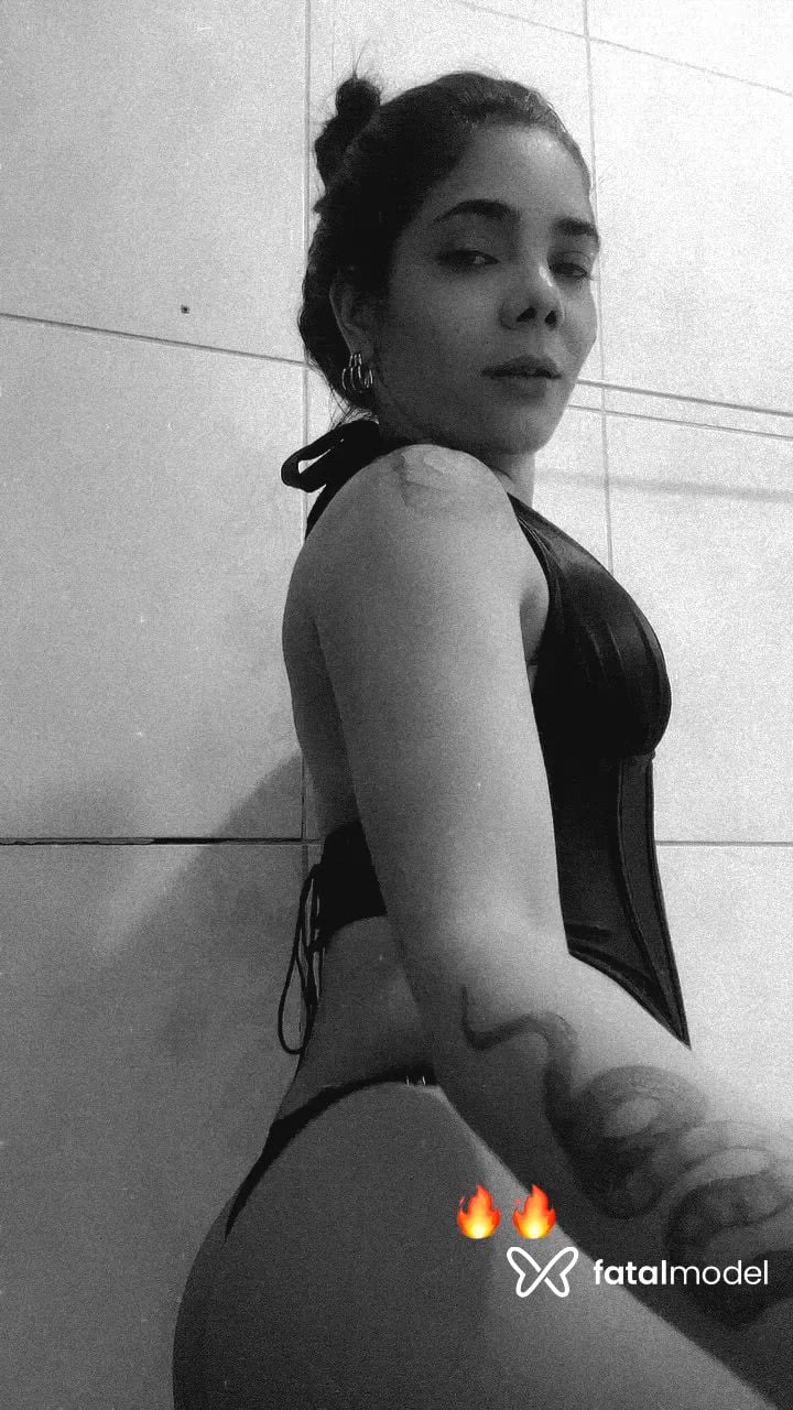 Acompanhante mulher morena (o) de olhos pretos - Laura