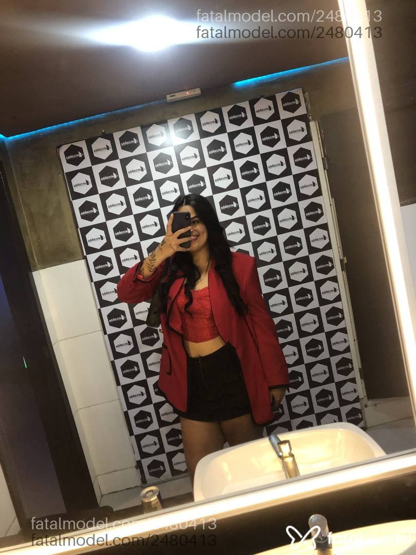 Acompanhante mulher com cabelo castanho de olhos castanhos em Balneário Camboriú - Anaaa