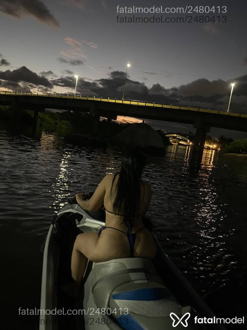 Acompanhante mulher com cabelo castanho de olhos castanhos em Balneário Camboriú - Anaaa