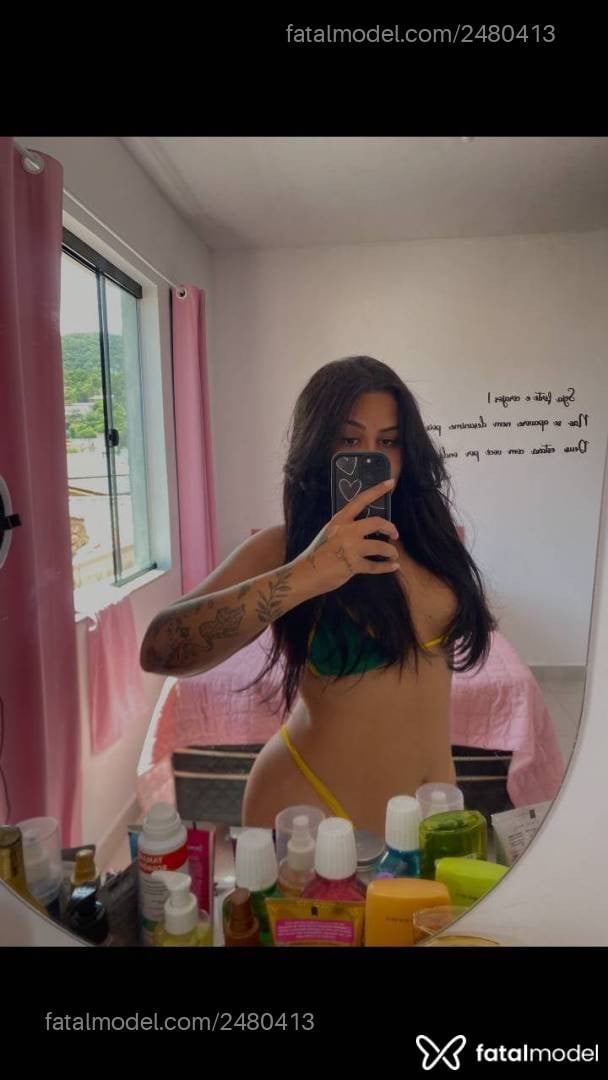 Acompanhante mulher com cabelo castanho de olhos castanhos em Balneário Camboriú - Anaaa