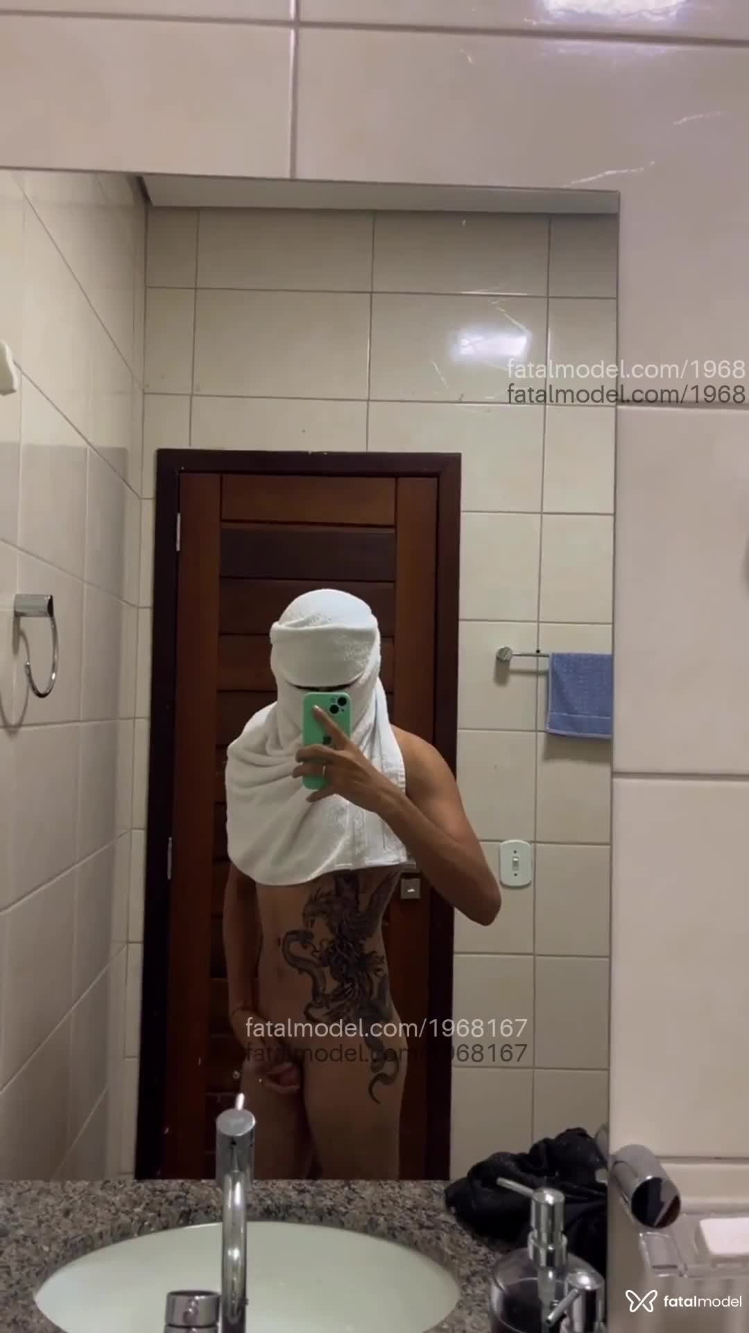 Acompanhante homem morena (o) de olhos castanhos - Lucas Acompanhante homem morena (o) de olhos castanhos - Lucas