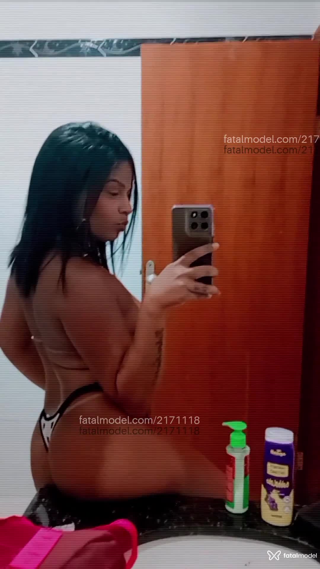 Acompanhante mulher morena (o) de olhos castanhos em Caratinga Acompanhante mulher morena (o) de olhos castanhos em Caratinga - Rayalla