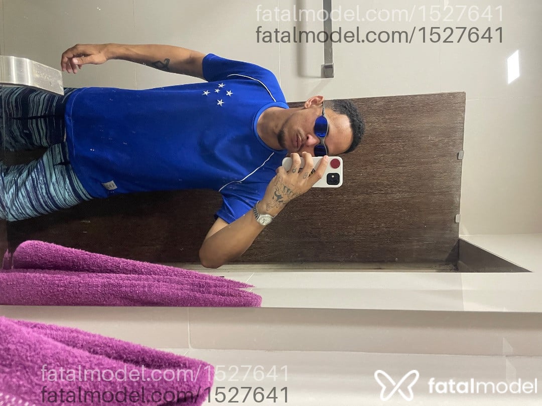 Acompanhante homem morena (o) de olhos castanhos em Juiz de Fora - Kairon