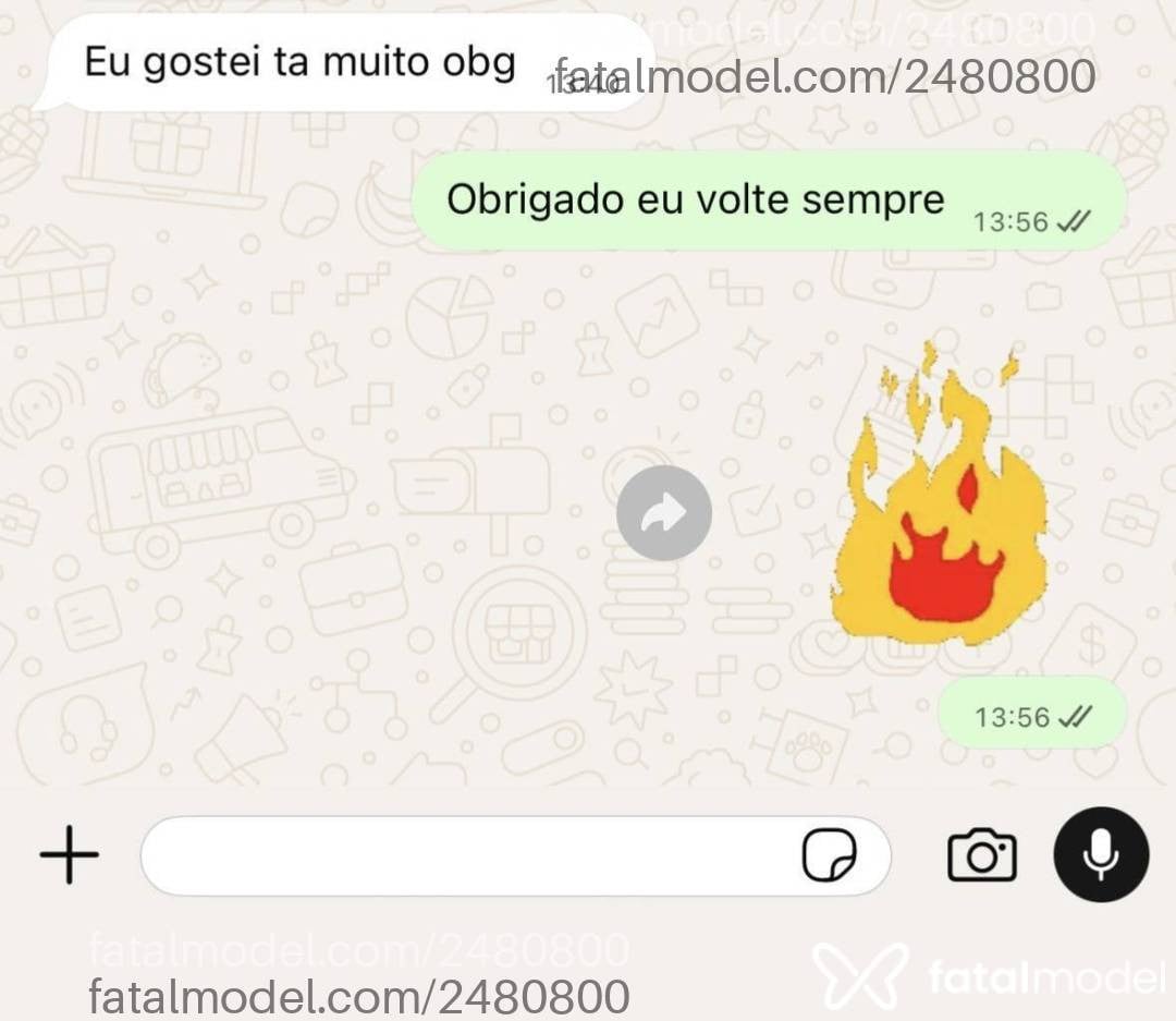 Acompanhante mulher ruiva (o) de olhos castanhos - Beatrice
