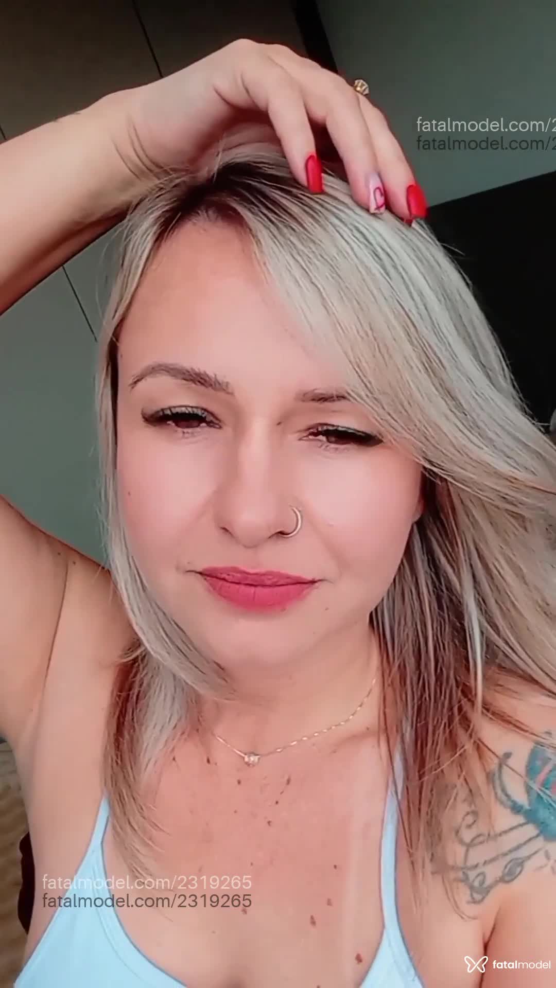 Acompanhante mulher loira (o) de olhos castanhos em Brusque - Sthefany