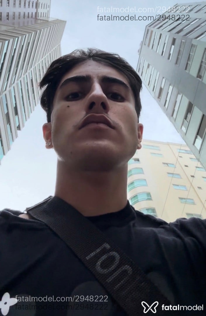 Acompanhante homem morena (o) de olhos pretos em Balneário Camboriú - Rossi Dellacruz