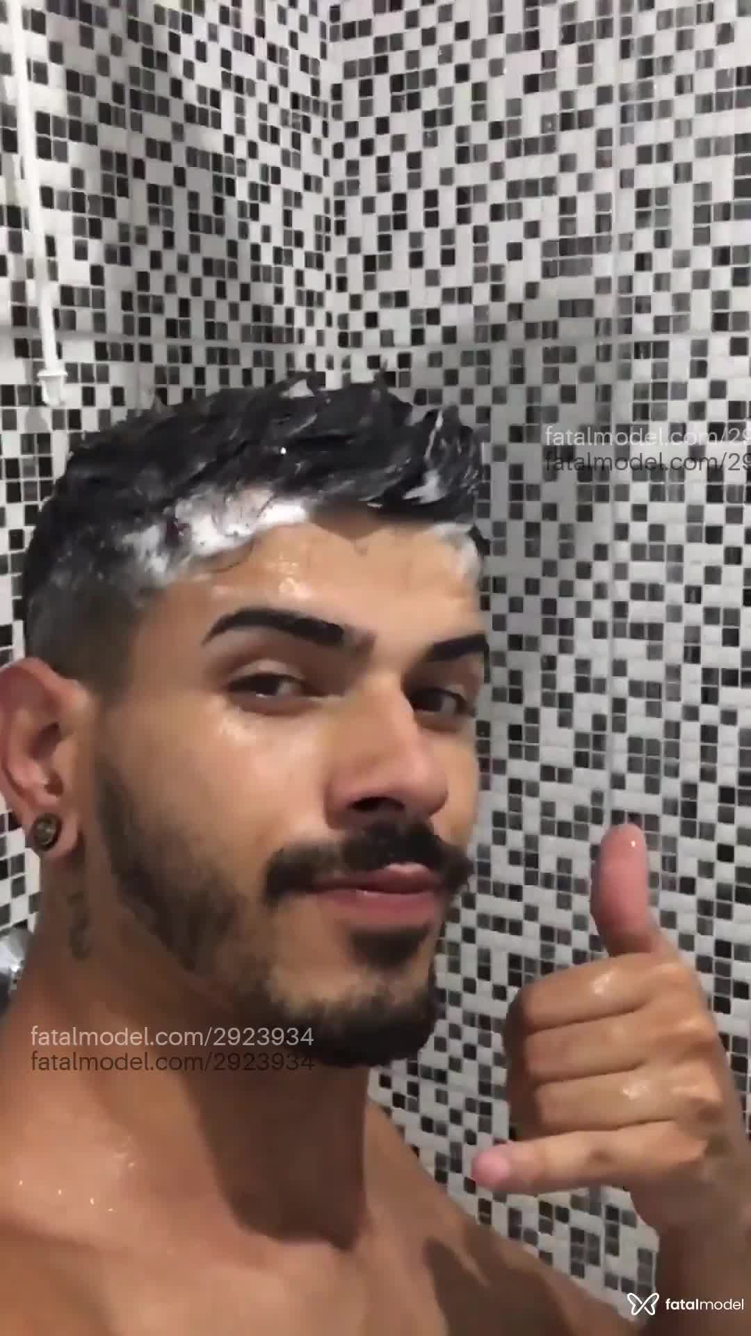 Acompanhante homem com cabelo castanho de olhos castanhos em Virtual - Felipe