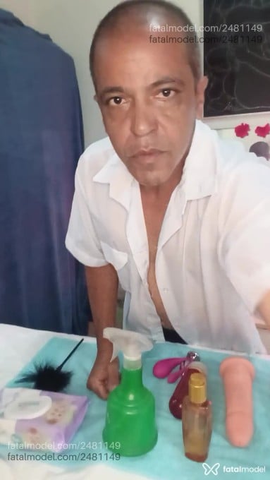 Acompanhante homem com cabelo grisalho de olhos pretos em Belo Horizonte - Marcelo