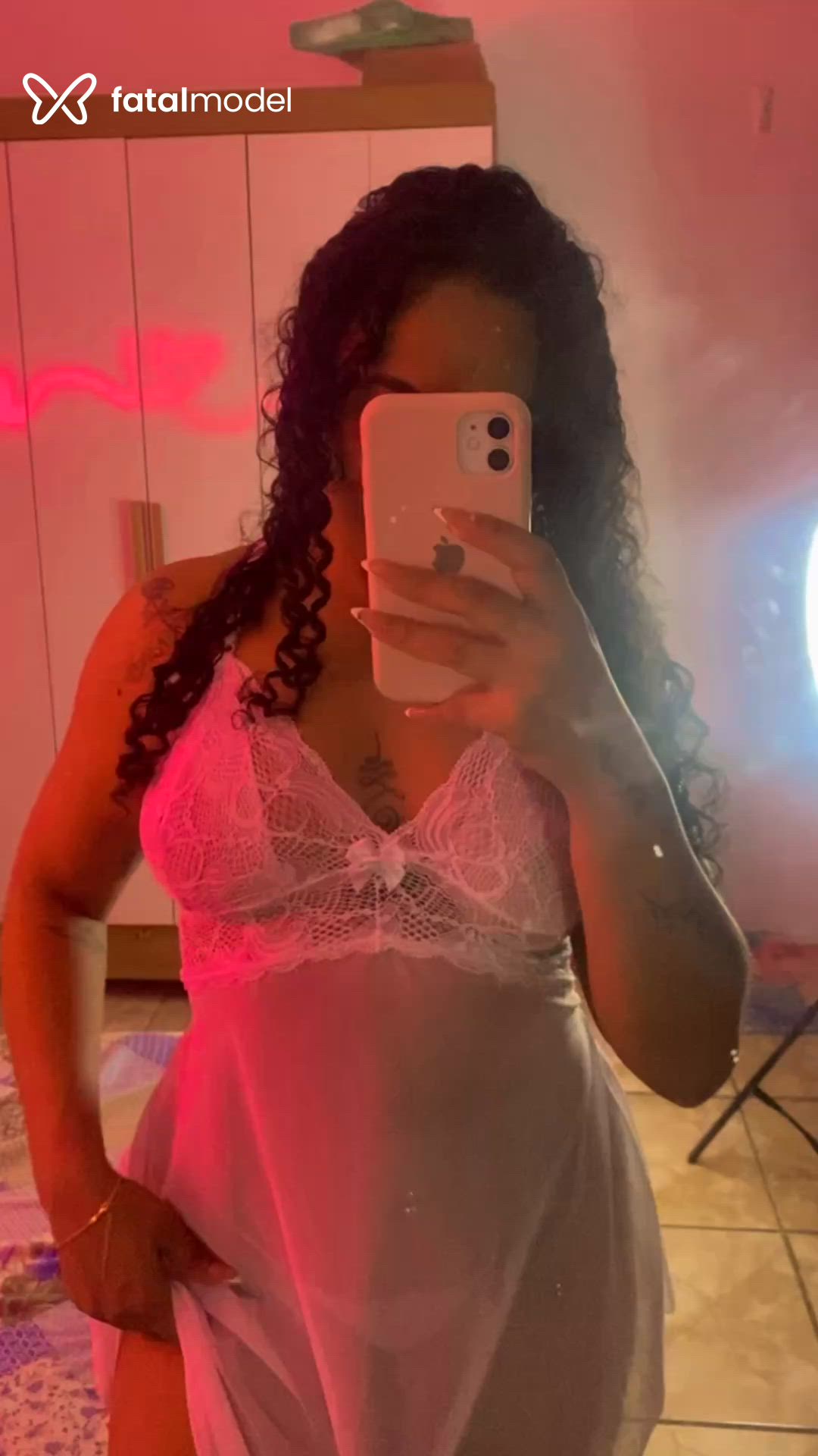 Acompanhante mulher morena (o) de olhos pretos - Jhennifer