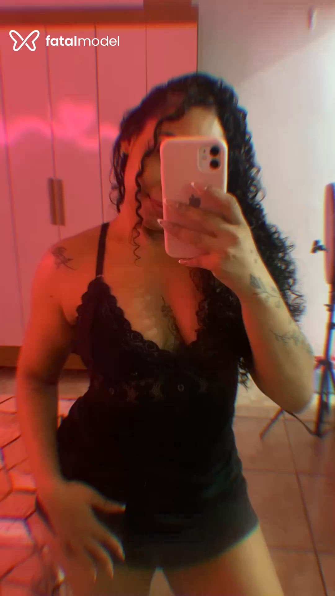 Acompanhante mulher morena (o) de olhos pretos - Jhennifer