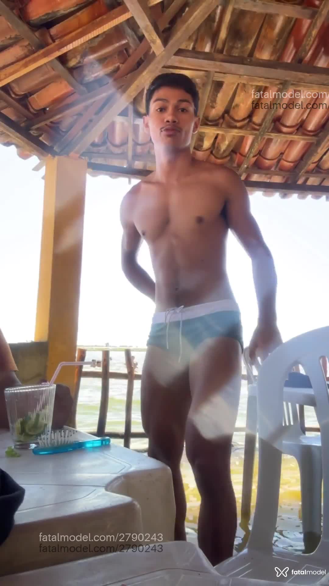 Acompanhante homem morena (o) de olhos pretos em Aquiraz Acompanhante homem morena (o) de olhos pretos em Aquiraz - Miguel