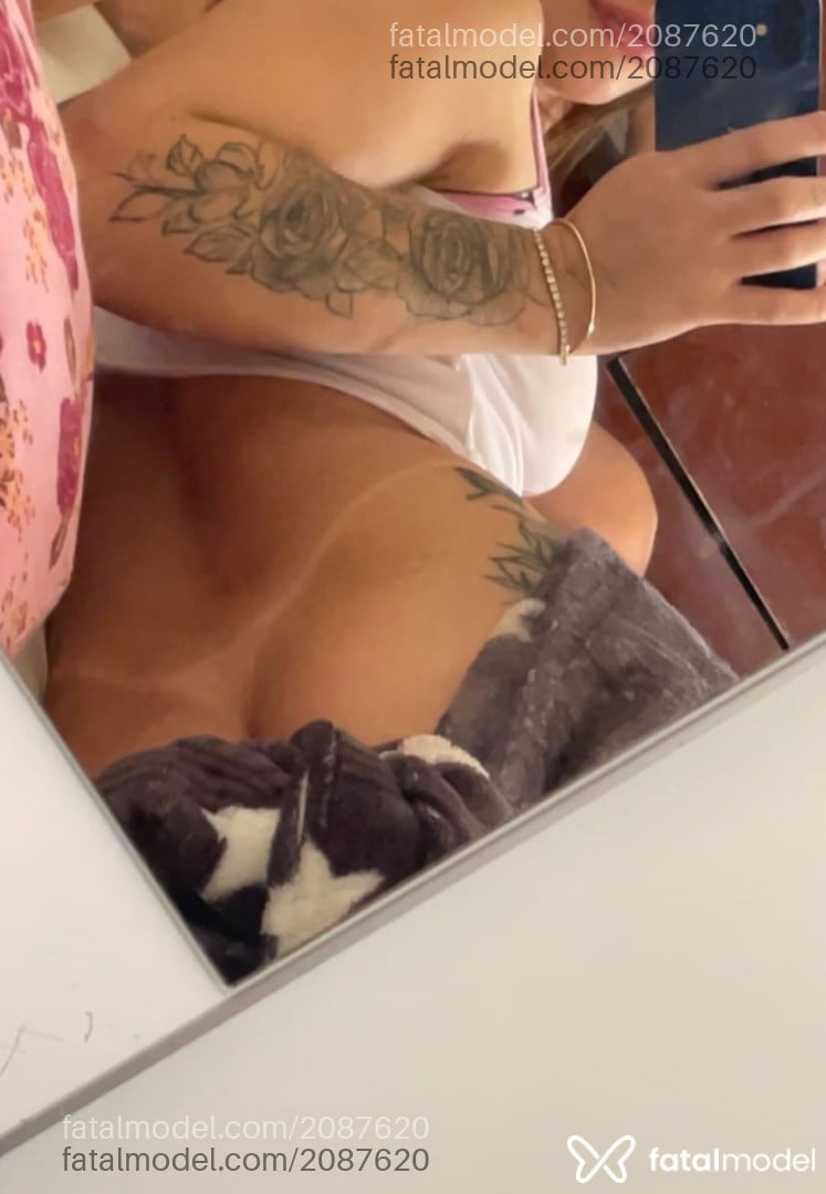 Acompanhante mulher morena (o) de olhos verdes - Kisha
