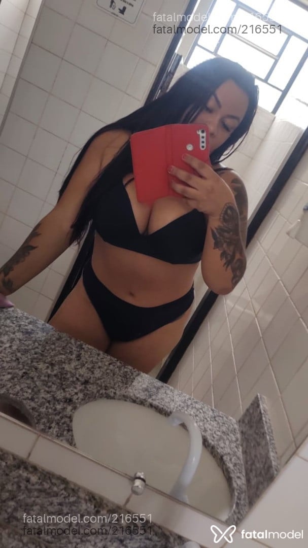 Acompanhante mulher com cabelo castanho de olhos castanhos em Piracicaba Acompanhante mulher com cabelo castanho de olhos castanhos em Piracicaba - Kiara Mattos