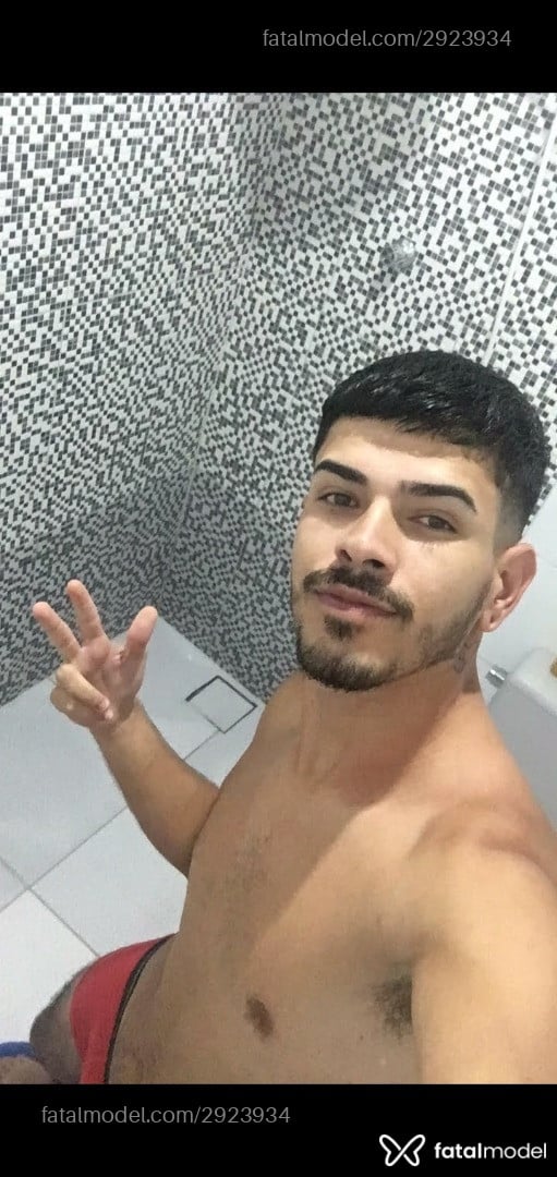 Acompanhante homem com cabelo castanho de olhos castanhos em Virtual - Felipe