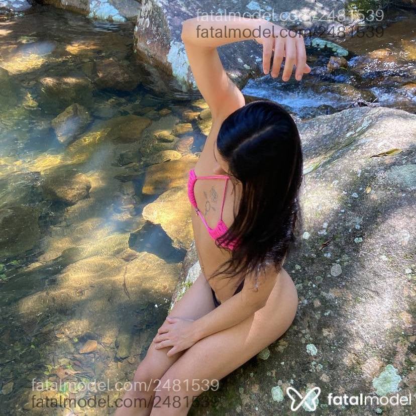 Acompanhante mulher trans morena (o) de olhos castanhos - Agatinha