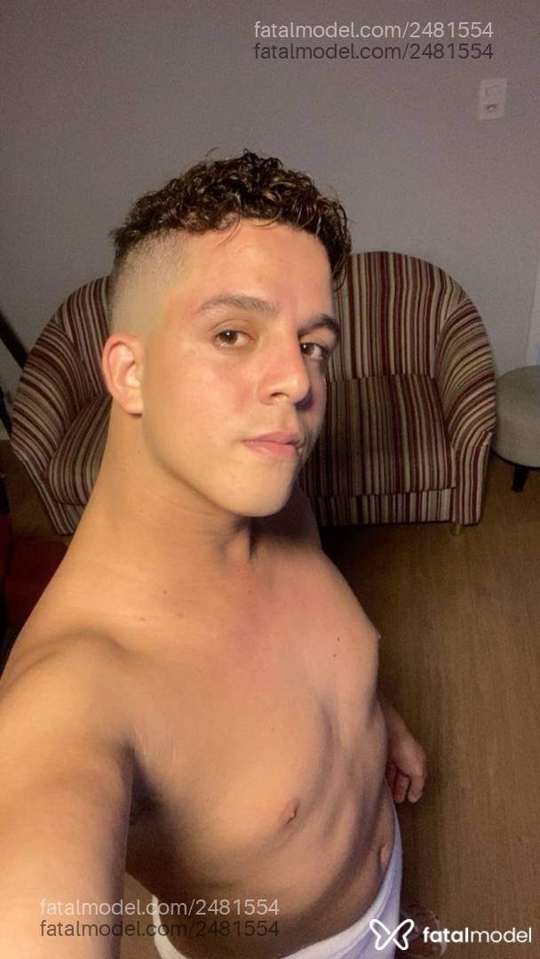 Acompanhante homem com cabelo castanho de olhos castanhos - Albuquerquets