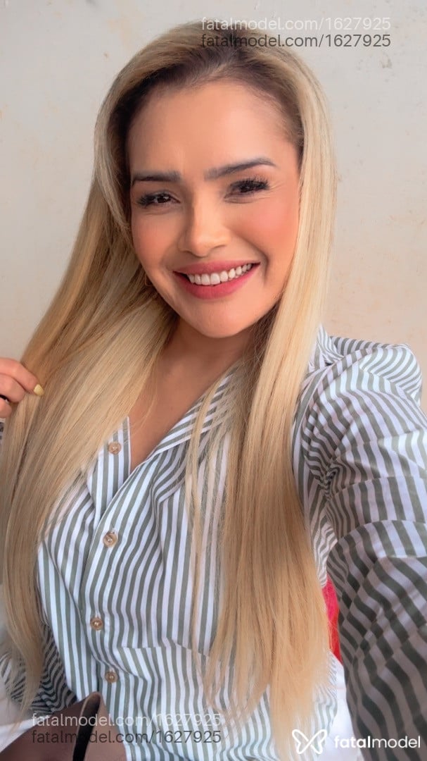 Acompanhante mulher loira (o) de olhos pretos em Chapecó Acompanhante mulher loira (o) de olhos pretos em Chapecó - Alexia Soares