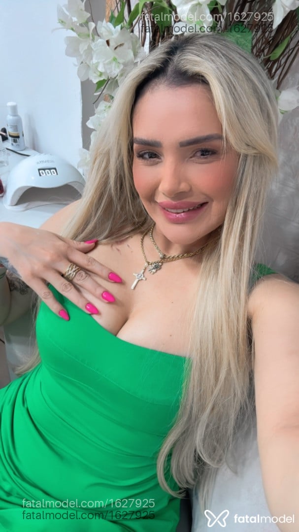 Acompanhante mulher loira (o) de olhos pretos em Chapecó Acompanhante mulher loira (o) de olhos pretos em Chapecó - Alexia Soares