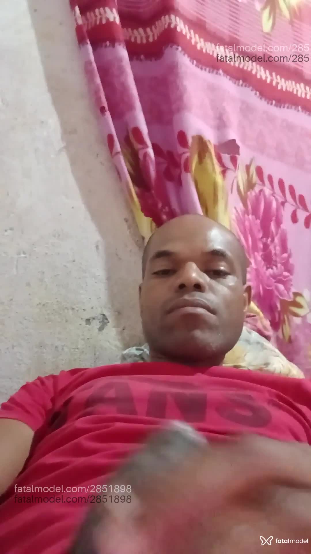 Acompanhante homem sem cabelo de olhos castanhos em Francisco Morato Acompanhante homem sem cabelo de olhos castanhos em Francisco Morato - Adriano