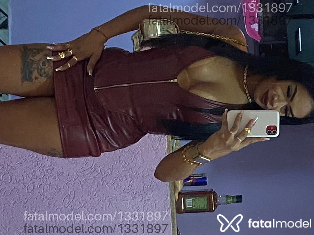 Acompanhante mulher morena (o) de olhos castanhos em Virtual Acompanhante mulher morena (o) de olhos castanhos em Virtual - Ysabella Aurora