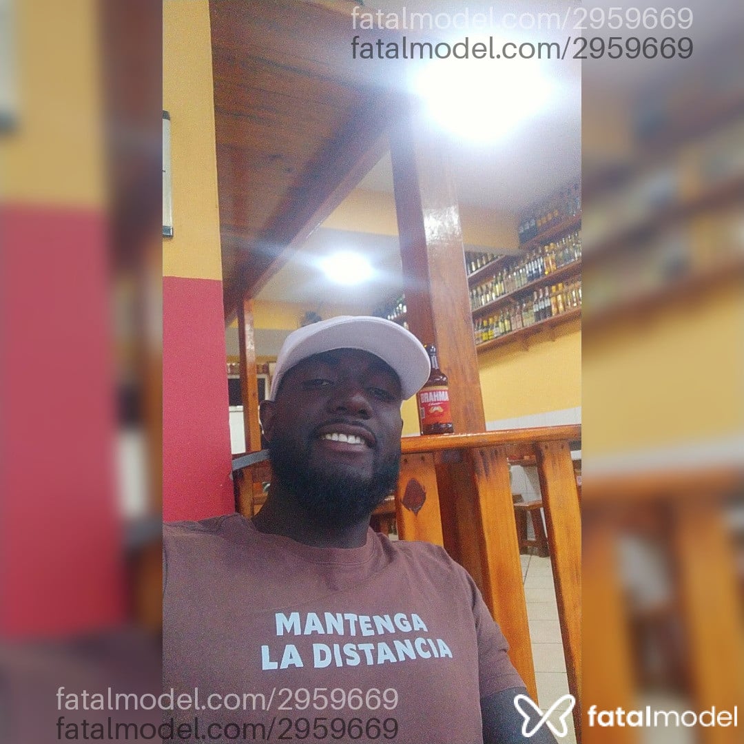 Acompanhante homem morena (o) de olhos castanhos em Virtual - Nathan
