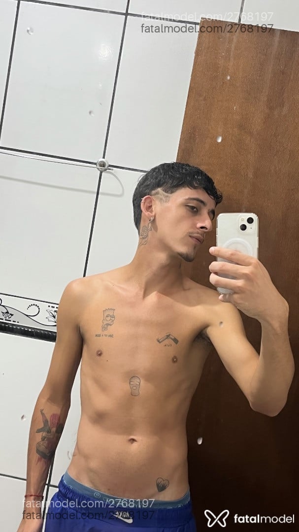 Acompanhante homem morena (o) de olhos castanhos em Patos de Minas - Oliveira