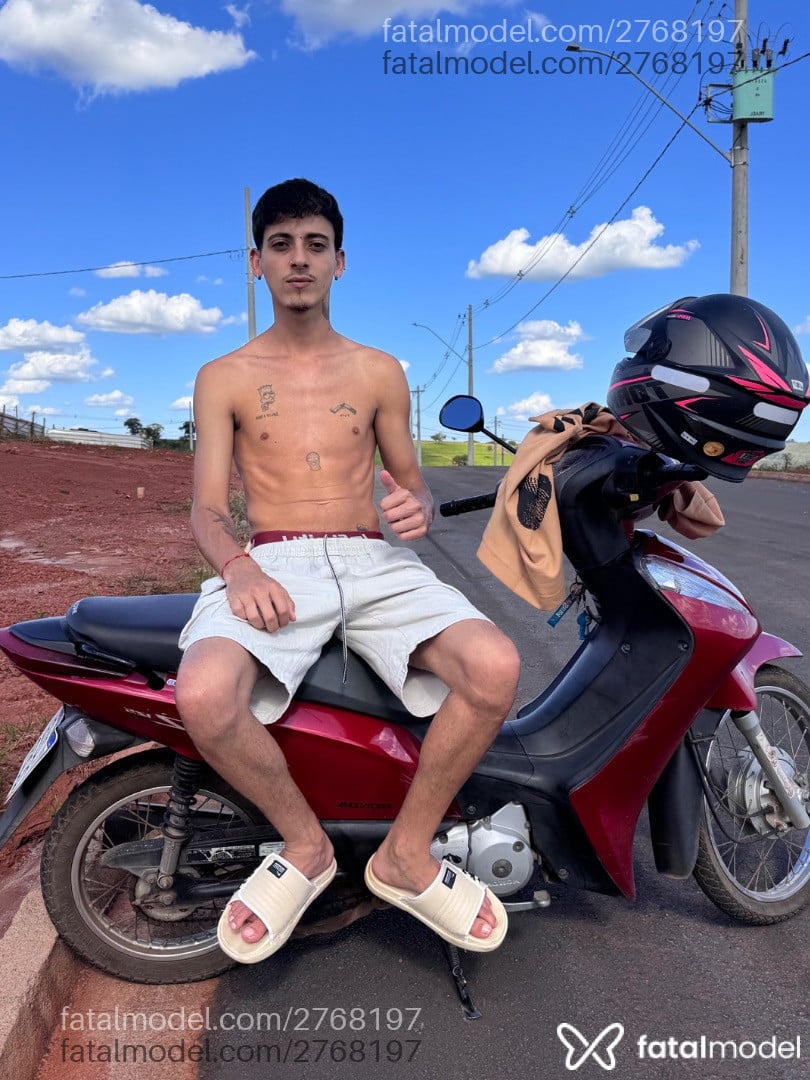 Acompanhante homem morena (o) de olhos castanhos em Patos de Minas - Oliveira