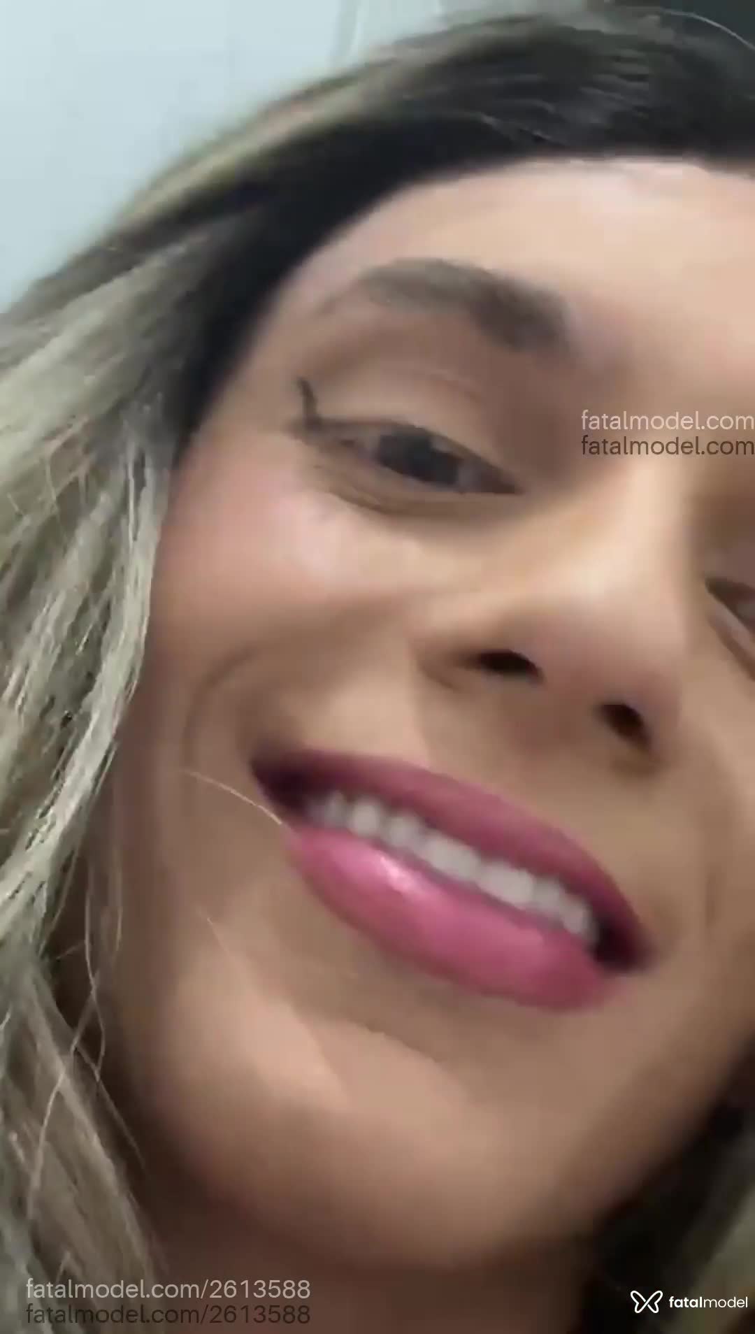 Acompanhante mulher trans loira (o) de olhos azuis em Porto Alegre - Beatrice