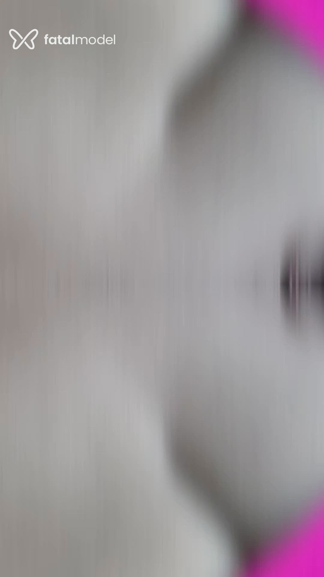 Acompanhante mulher com cabelo colorido de olhos castanhos - Penélope