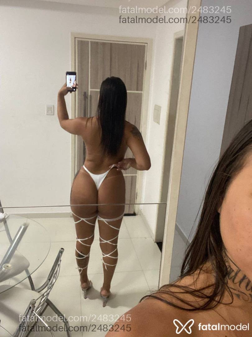 Acompanhante mulher com cabelo castanho de olhos castanhos em Feira de Santana Acompanhante mulher com cabelo castanho de olhos castanhos em Feira de Santana - Yana Oliveira