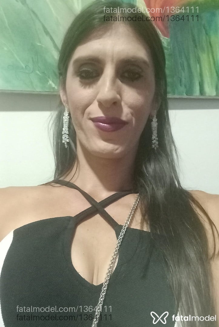 Acompanhante mulher trans com cabelo castanho de olhos castanhos em Alfenas - Michelly Luz